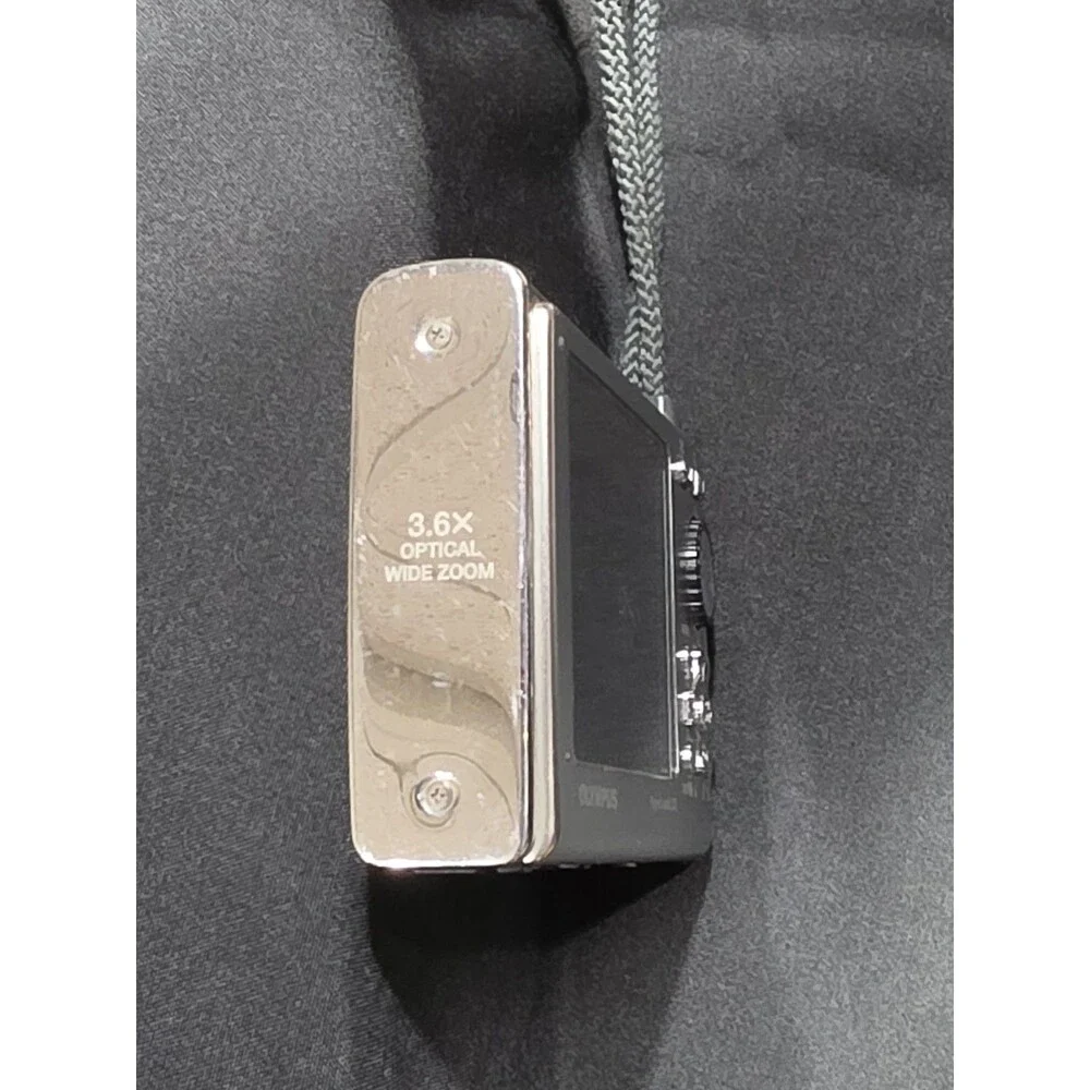 Olympus Stylus 1030SW 10.1 MP digital camera silver waterproof shockproof teste